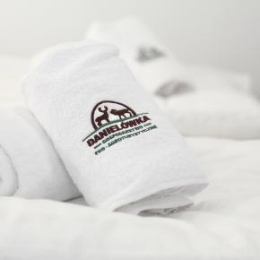 Logo Danielówki - agroturystyka (na ręcznikach)